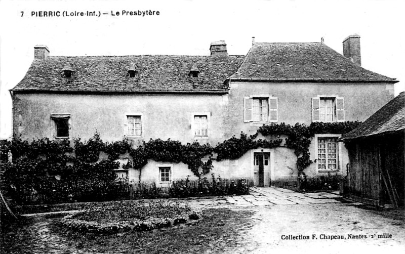 Presbytre de Pierric (anciennement en Bretagne).