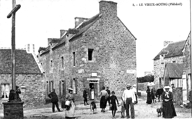 Ville de Plhrel (Bretagne).