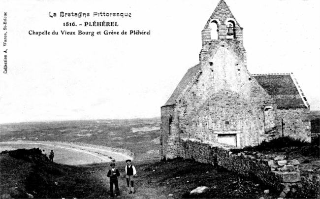 Ville de Plhrel (Bretagne) : chapelle du Vieux-Bourg.