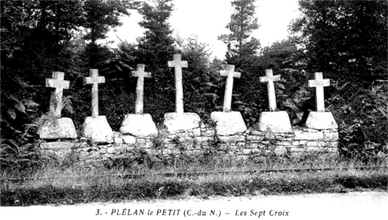 Les Sept Croix de Pllan-le-Petit (Bretagne).