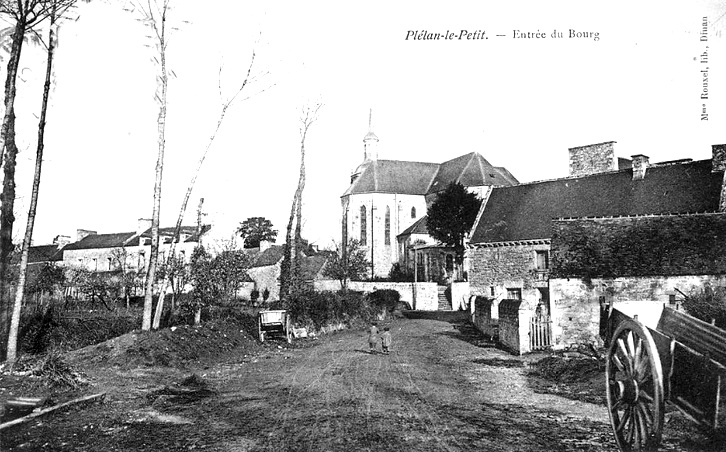 Ville de Pllan-le-Petit (Bretagne).