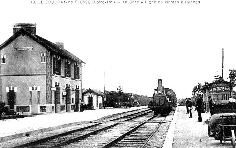 Gare de Pless (anciennement en Bretagne).