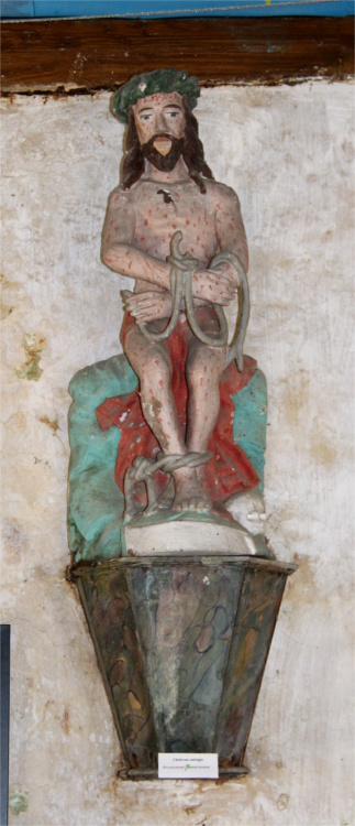 Plestin-les-Grves (Bretagne) : statue de la chapelle Sainte-Barbe.