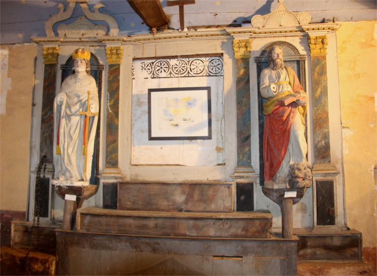 Plestin-les-Grves (Bretagne) : autel de la chapelle Sainte-Barbe.