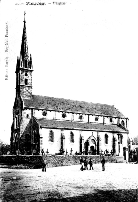 Eglise de Pleuven (Bretagne).