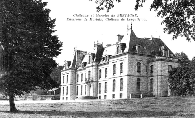 Château de Lesquiffiou en Pleyber-Christ (Bretagne).