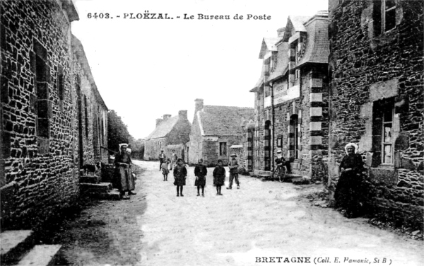 Ville de Plozal (Bretagne).