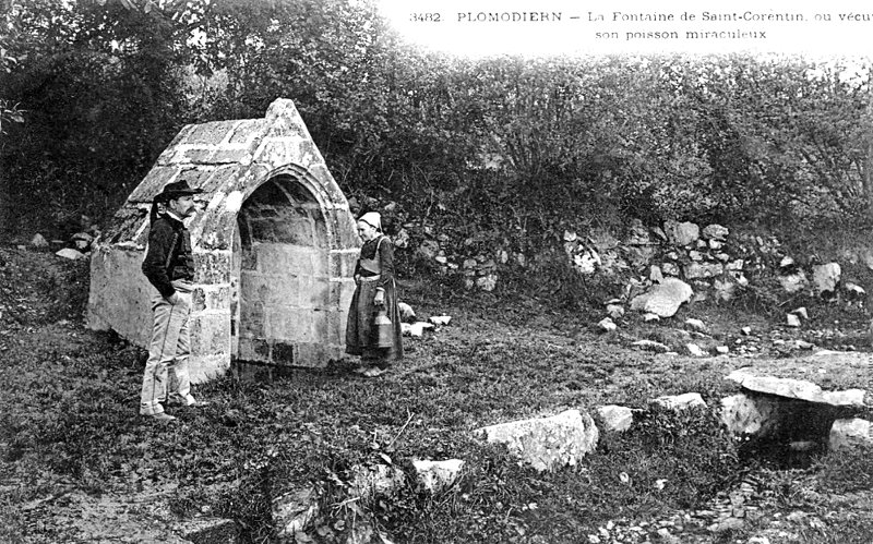Fontaine Saint-Corentin  Plomodiern (Bretagne).