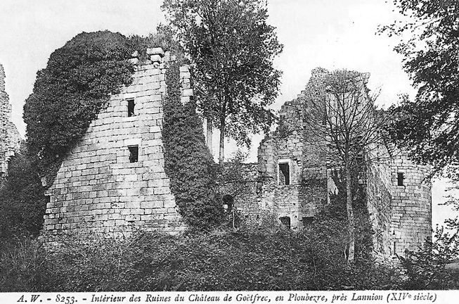 Ploubezre (Bretagne) : chteau de Cotfrec