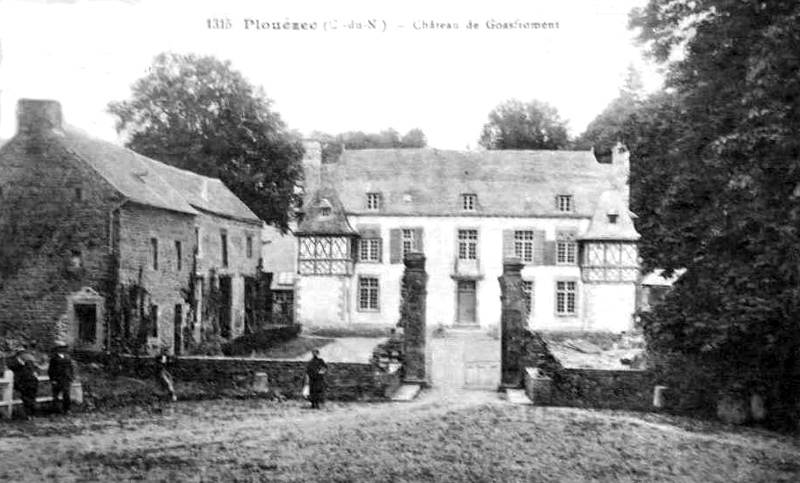 Chteau de Goasfroment  Plouzec (Bretagne).