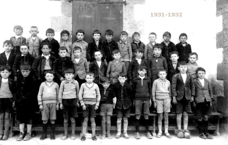 Ville de Plougoulm (Bretagne) : anne scolaire 1931-1932.