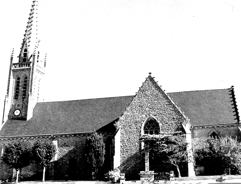 Eglise de Plougoumelen (Bretagne).