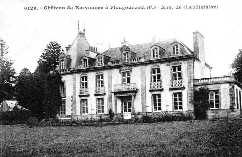Château de Kervoanec à Plougourvest (Bretagne).