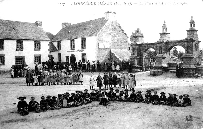 Ville de Plounéour-Ménez (Bretagne).