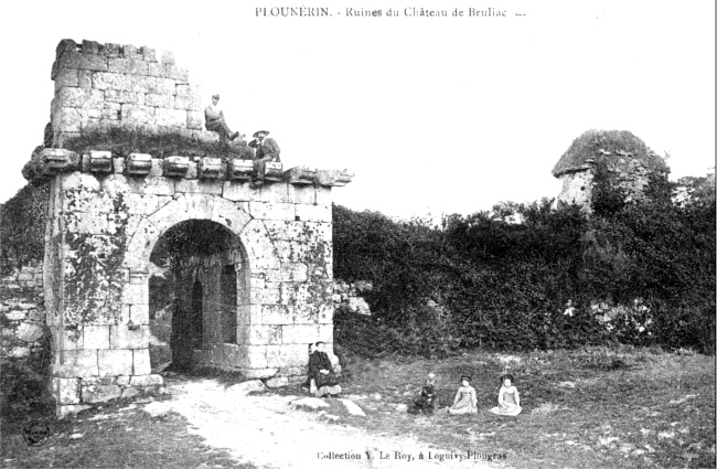 Manoir de Bruillac en Plounrin (Bretagne).