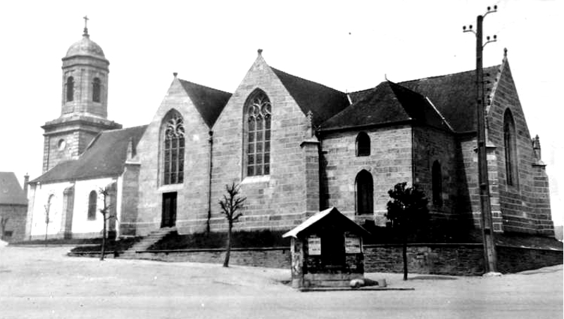 Eglise de Plounvez-Quintin (Bretagne).