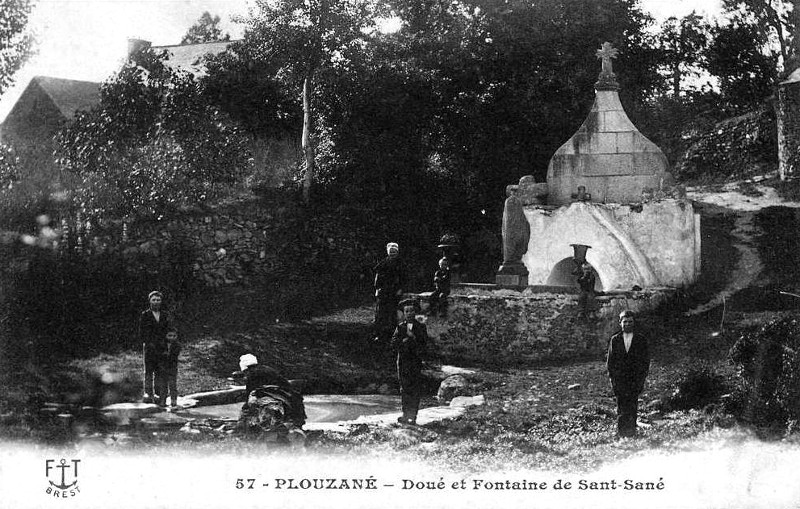 Fontaine de Plouzan (Bretagne).