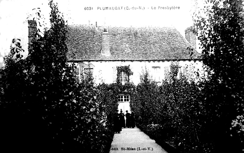 Presbytre de Plumaugat (Bretagne).