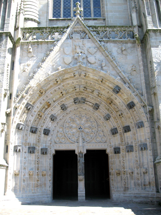 Quimper : cathdrale Saint-Corentin (portail d'entre)