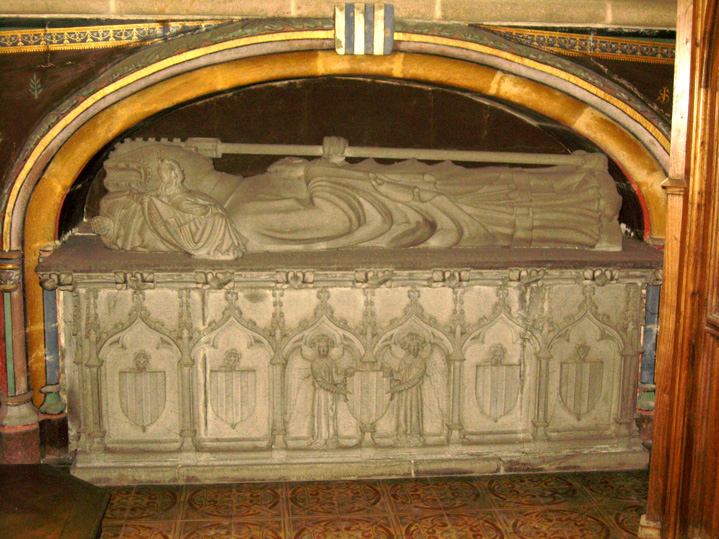 Quimper : cathdrale Saint-Corentin (Chapelle de Saint-Jean-Baptiste, Gisant de Bertrand de Rosmadec)