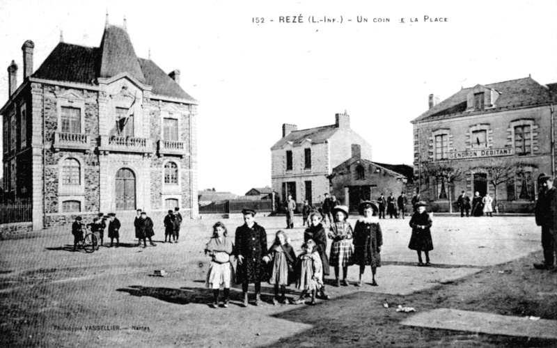 Ville de Rez (Bretagne).