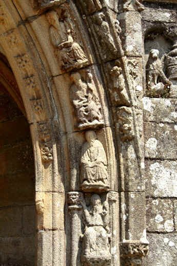 Porche Sud de l'glise Notre-Dame de Runan (Bretagne)