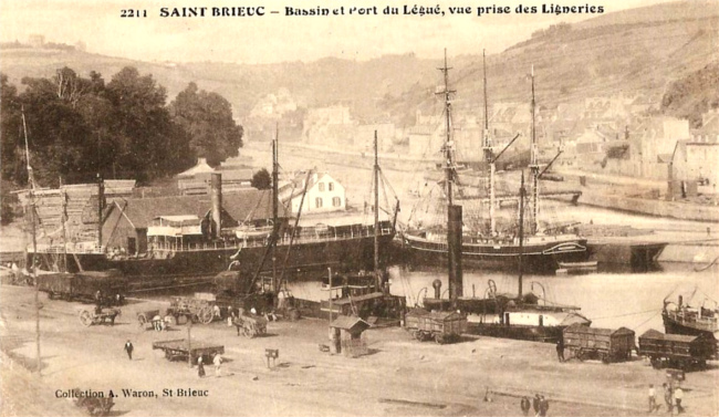 Saint-Brieuc : Port et bassin du Lgu (Bretagne).
