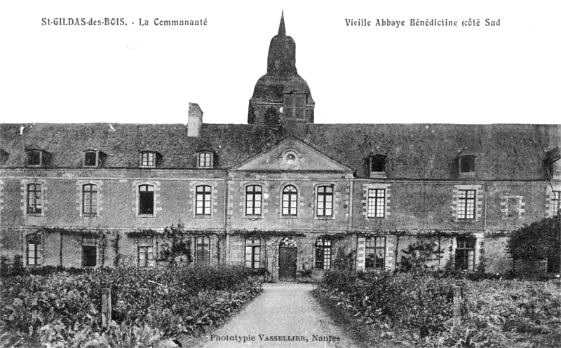 Abbaye de Saint-Gildas-des-Bois (anciennement en Bretagne).