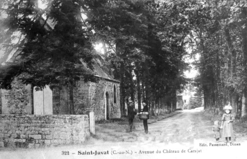 Ville de Saint-Juvat (Bretagne) : avenue du chteau de Carajat.