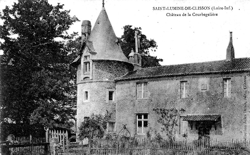 Saint-Lumine-de-Clisson : chteau de la Courbejollire (Bretagne).