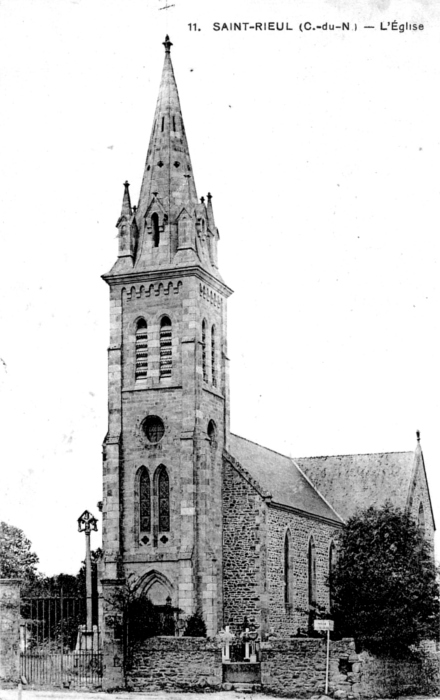 Eglise de Saint-Rieul (Bretagne).