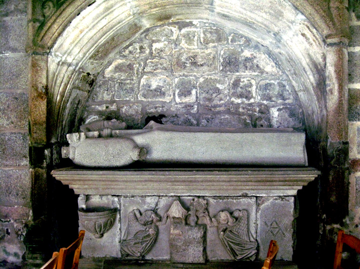 Saint-Brieuc (Bretagne) : cathdrale Saint-Etienne (Spulture ou gisant de Mgr Le Porc de la Porte)