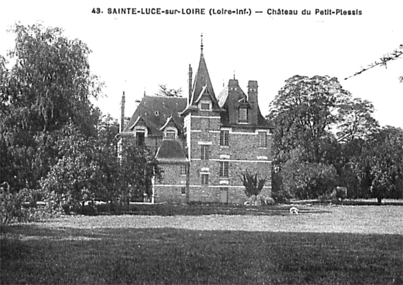Chteaudu Petit-Plessis  Sainte-Luce-sur-Loire (Bretagne).