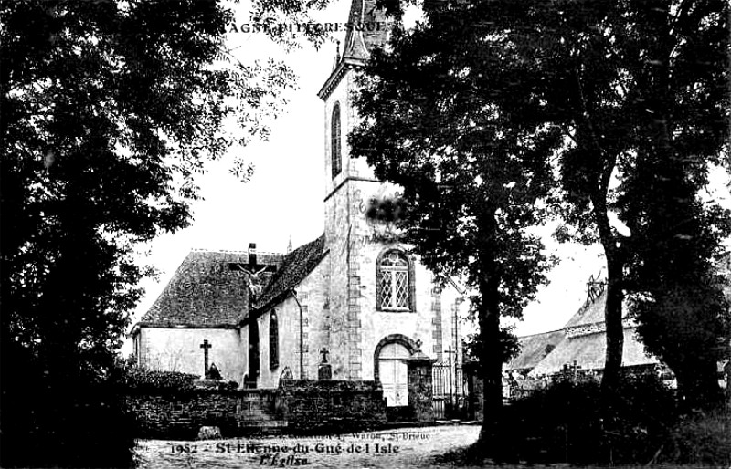 Eglise de Saint-Etienne-du-Gu-de-l'isle (Bretagne).