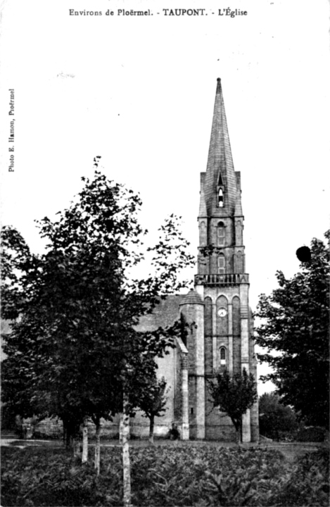 Nouvelle église de Taupont (Bretagne).