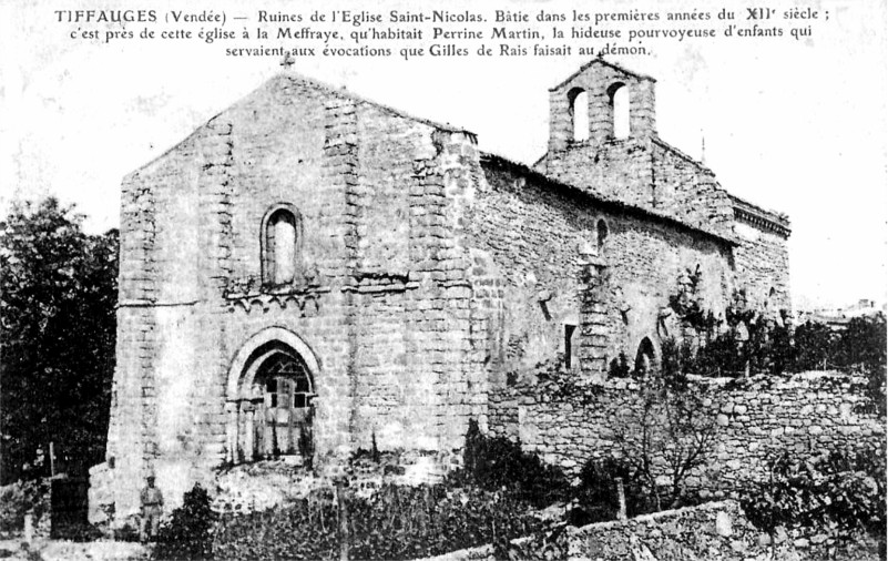 Ruines de l'ancienne glise Saint-Nicolas  Tiffauges (Vende).