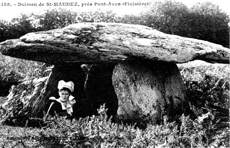 Ville de Trbry (Bretagne) : dolmen de Saint-Maudez.