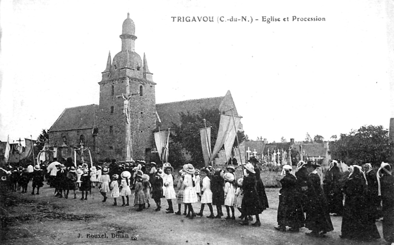 Pleslin-Trigavou (Bretagne) : procession  Trigavou.