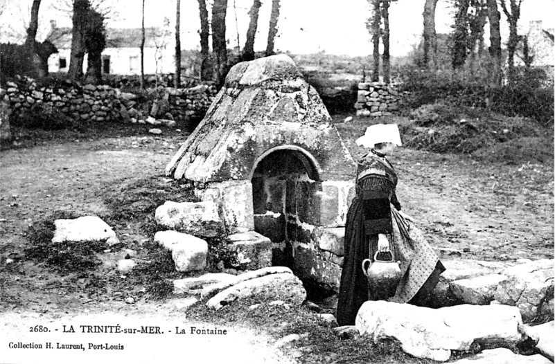 Fontaine de la Trinit-sur-Mer (Bretagne).