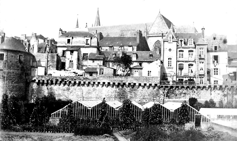 Les remparts de Vannes (Bretagne).