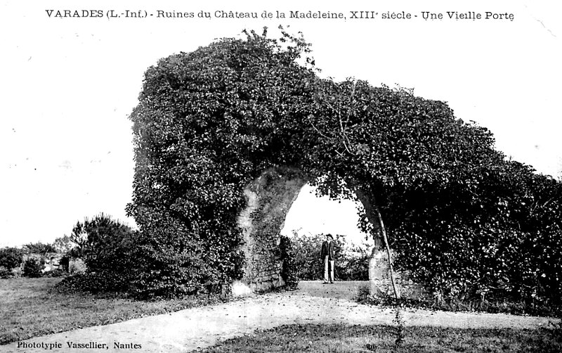 Ruines du chteau de la Madeleine  Varades (anciennement en Bretagne).